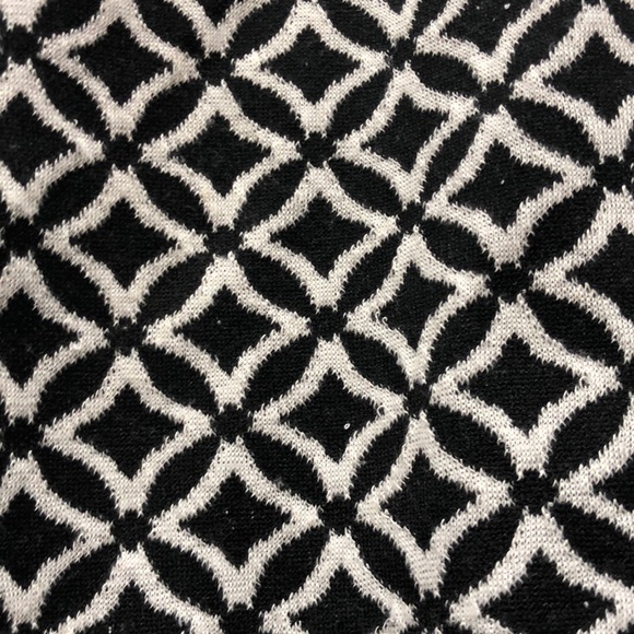 A line short patterned skirt - Picture 2 of 2